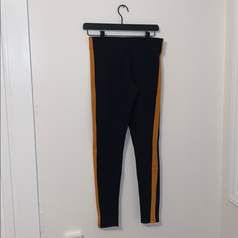 *MAKE AN OFFER* Divided by H&M Leggings